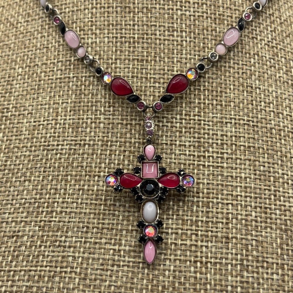 Vintage Sorrelli Cross Necklace Pink Red Crystal 14.5" - Picture 2 of 10